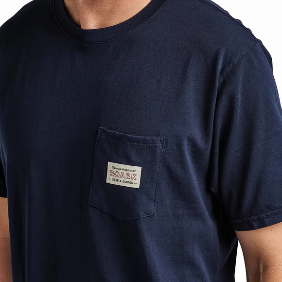 Roark Men's Label Pocket Short Sleeve Crew Neck Tee T-Shirt in Dark Navy - Picture 2 of 4